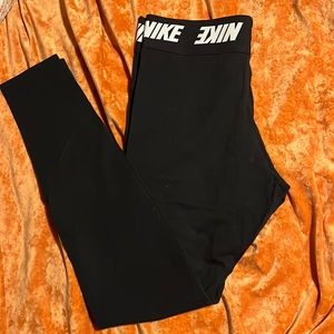 Nike black leggings size medium